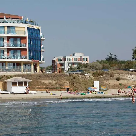 Bijou Отель Равда