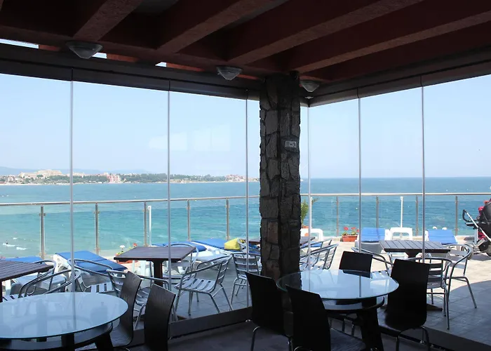 Bijou Отель Равда