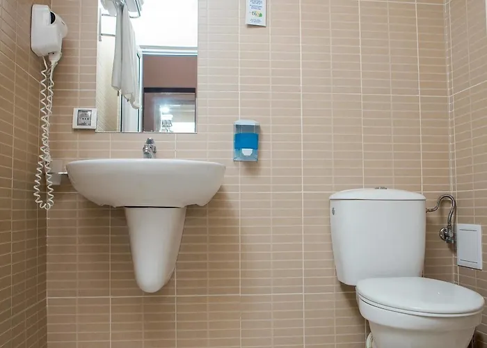 Bijou Отель Равда