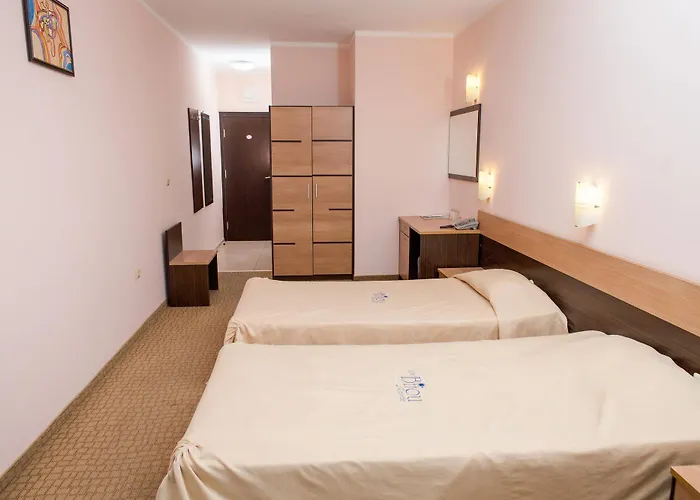 Отель Bijou Равда